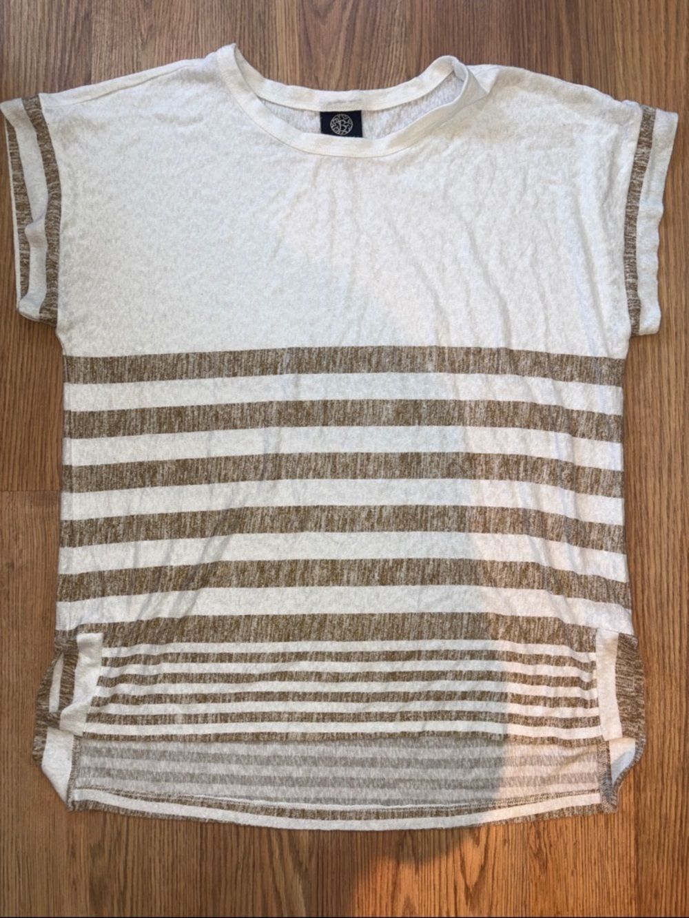 bobeau Cream Lightweight Short Sleeve Top